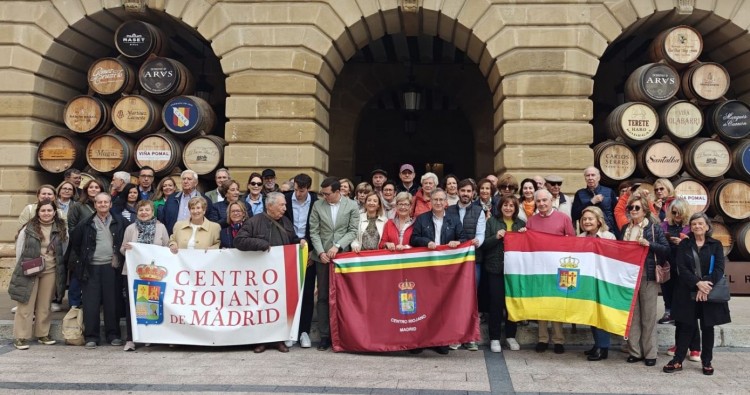 El Ayuntamiento recibe al Centro Riojano de Madrid