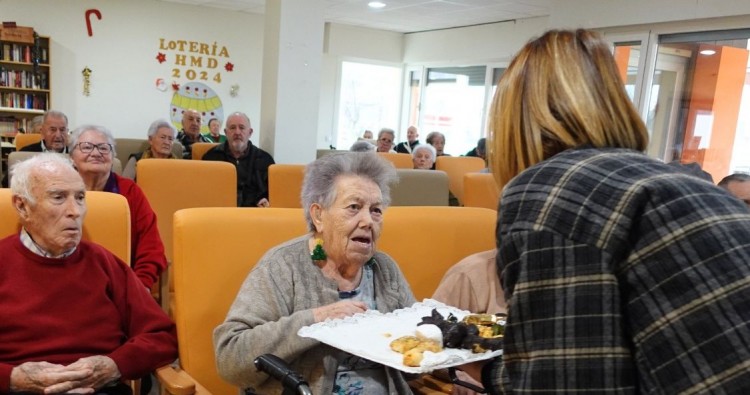 El Ayuntamiento de Haro hace una visita Navideña a los centros de mayores