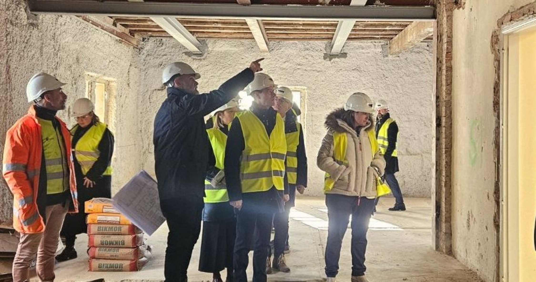 El Presidente Gonzalo Capellán visita las obras de la estación enológica