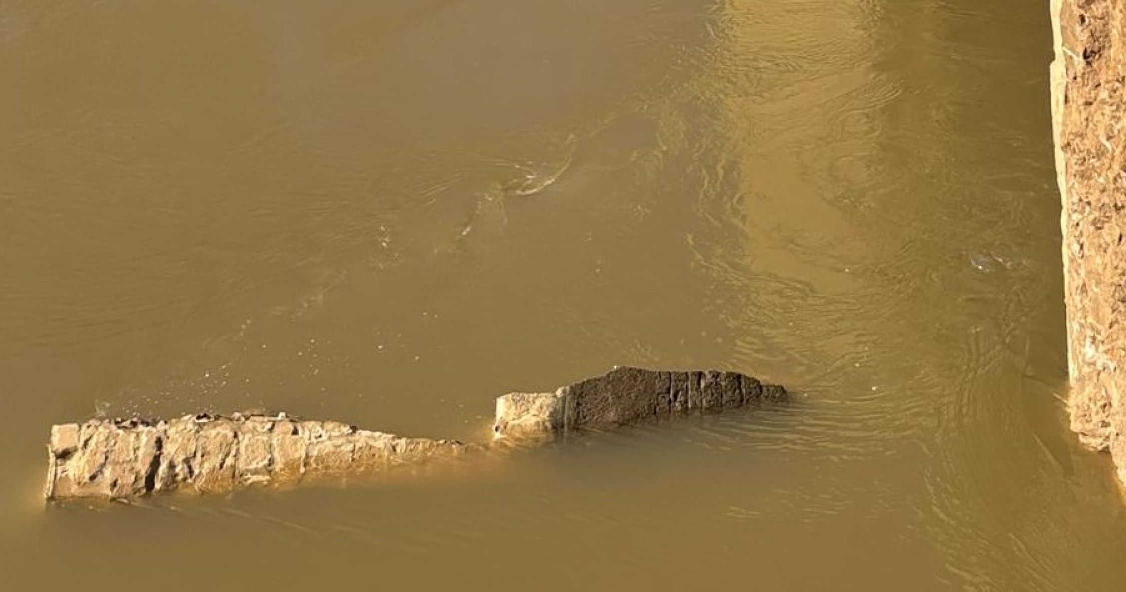 Cede un tajamar del puente de Briñas